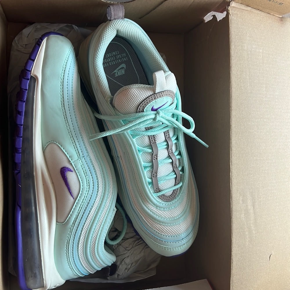 Women’s Nike Air Max 97